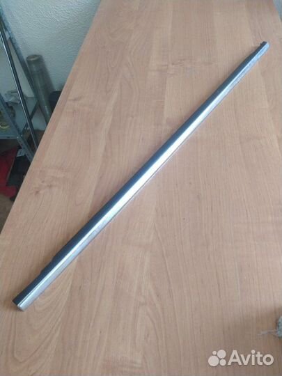 Молдинг стекла задний правый Volkswagen Passat B5+