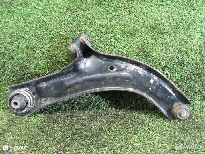 Рычаг на nissan bluebird sylphy KG11 MR20DE