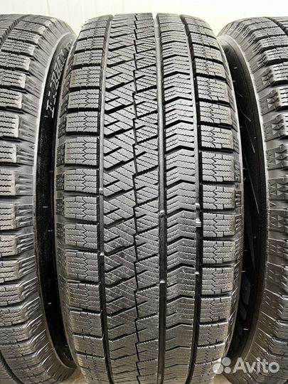 Bridgestone Blizzak VRX2 205/60 R16 92Q