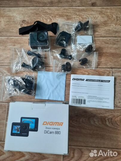 Экшен камера Digma dicam 880
