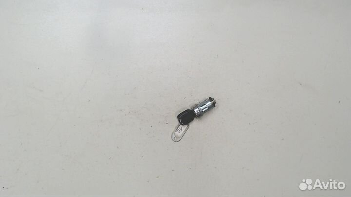 Личинка замка Ford Mondeo 1, 1995