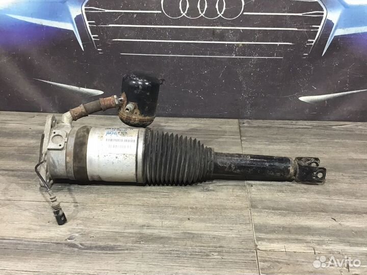 Стойка задняя правая Ауди А8 Д3