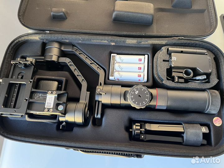 Трехосевой подвес Zhiyun Tech Crane 2 (V3)