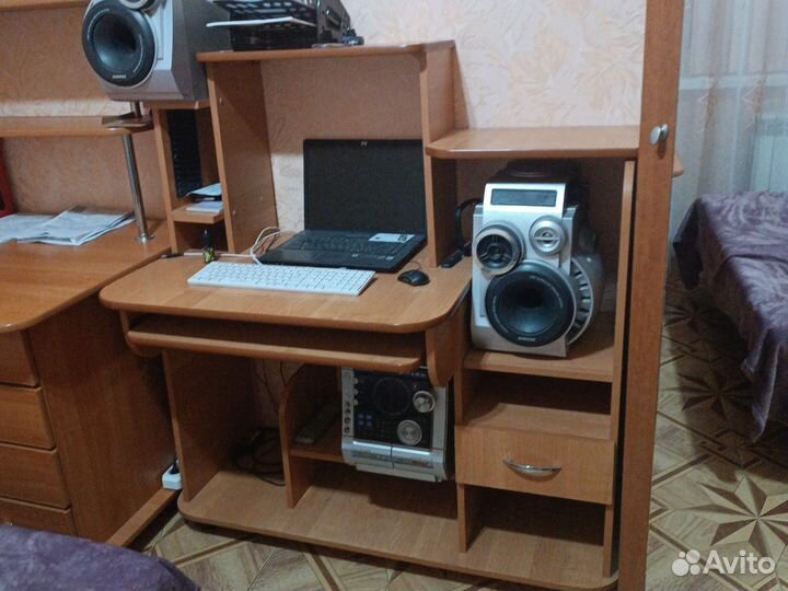 Компьютерный стол