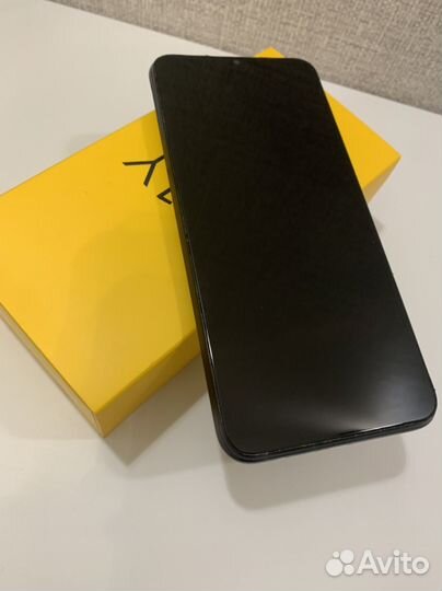 Телефон realme c21y