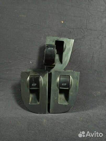 Кнопка стеклоподъёмника Ауди
