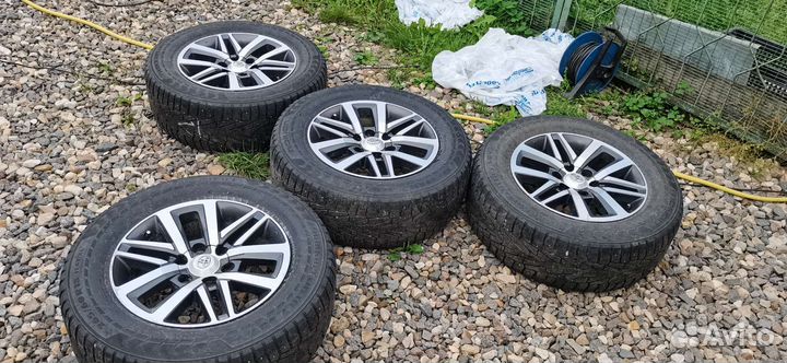 Калёса Toyota Hilux