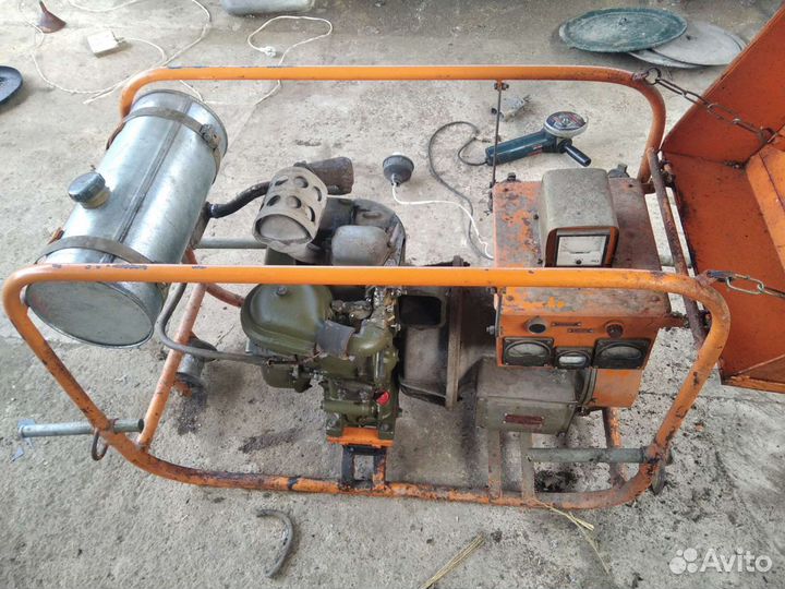 Бензиновый генератор 2кВт