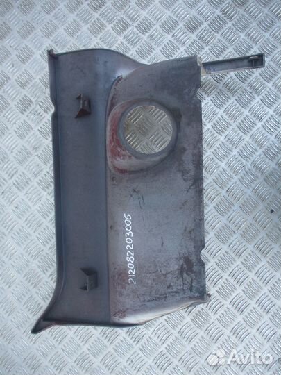 Накладка на корпус подножки левая Scania 1442653