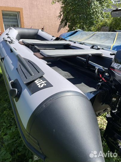 Лодка с мотором