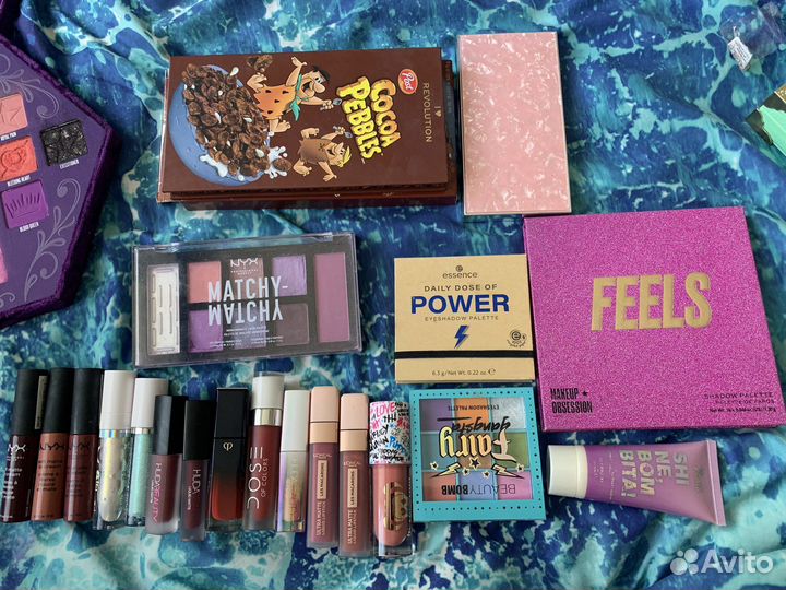 Revolution Палетки теней