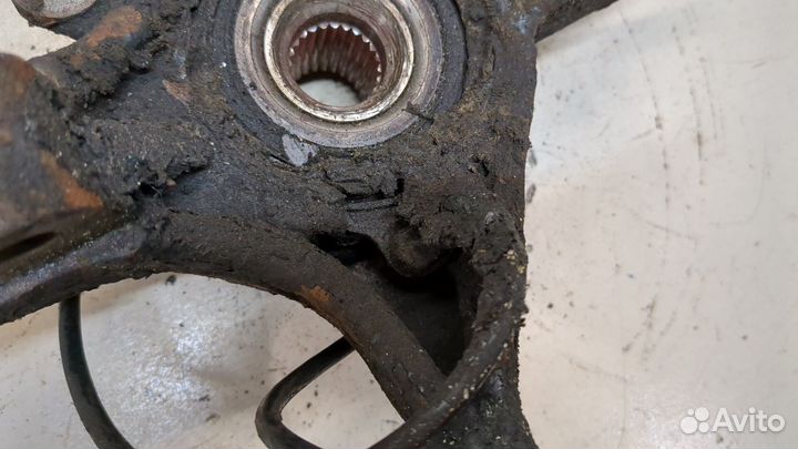 Ступица (кулак, цапфа) левая передняя Peugeot 3008