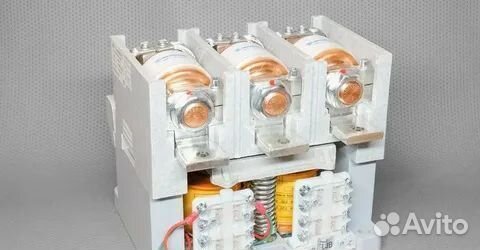 Контактор вакуумный
