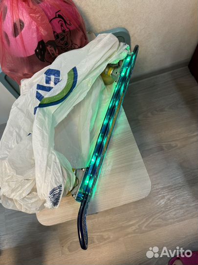 Скейт музыкальный светится, книга, наст игры и тд