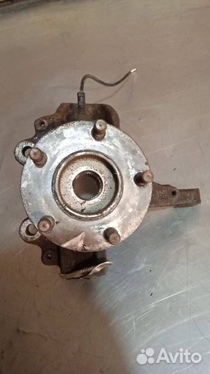 Кулак передний левый Ford Focus 2 2008