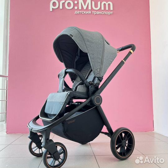 Прогулочная коляска. Новая