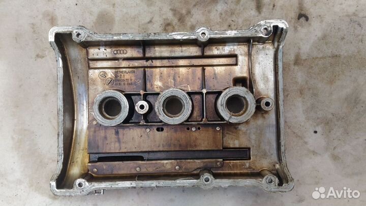 Крышка головки блока (клапанная) для Audi A6 (C5)