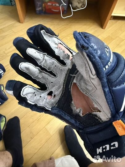 Краги хоккейные