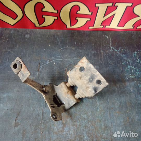 6Q1614235c кронштейн Skoda Fabia 2