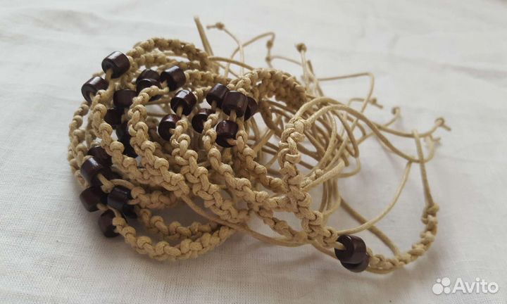Браслет плетеный
