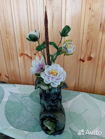 Кувшинка из бисера