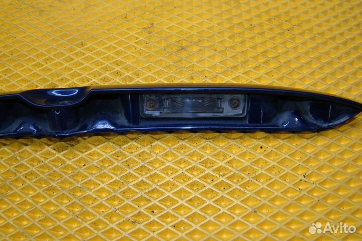 Накладка крышки багажника Opel Omega B