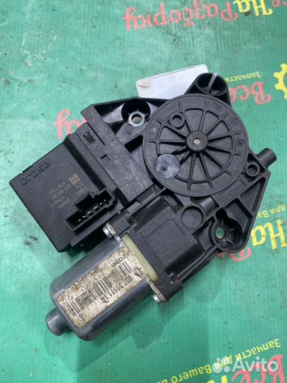 Моторчик стеклоподъемника передний правый Renault