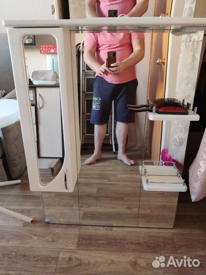 Шкафчик для ванной с зеркалом и подсветкой б/у