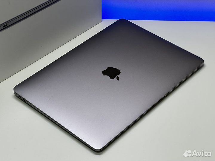 MacBook Air 13 2020 8/256 полный комплект