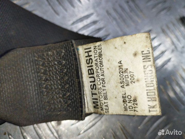 Ремень безопасности передний правый Mitsubishi