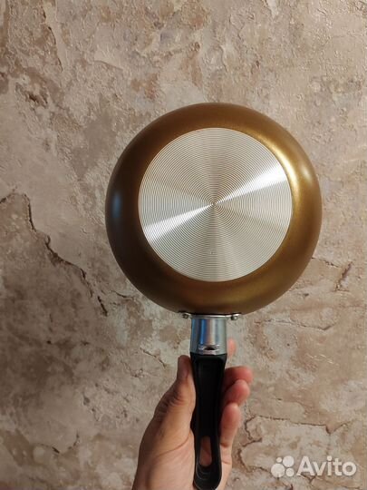 Сковорода новая 16 см