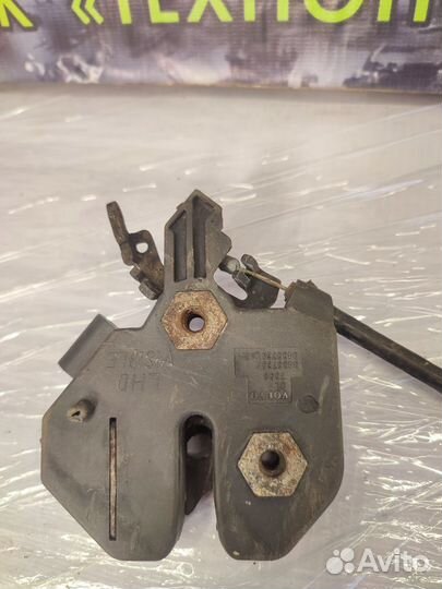 Левый замок капота Volvo S60