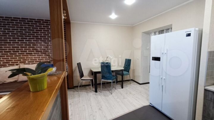 2-к. квартира, 80 м², 8/9 эт.