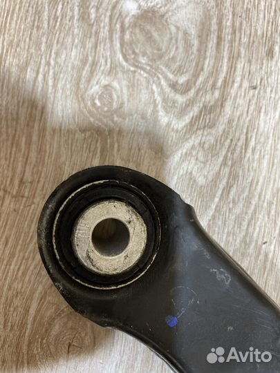 Рычаг верхний задний левый VW Passat B8