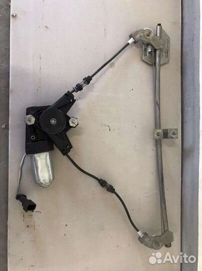Стеклоподьемник Шевроле Нива