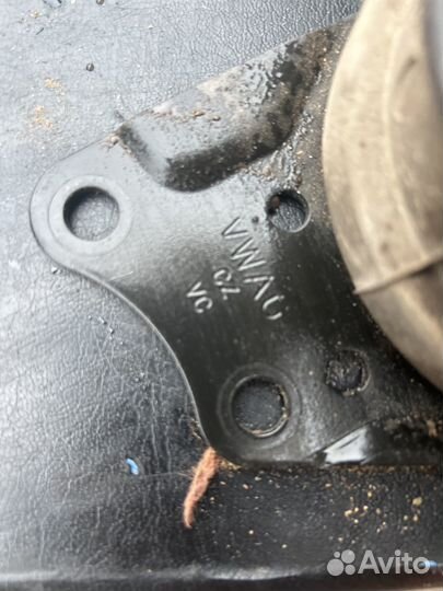 Подушка двигателя правая skoda rapid