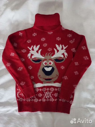 Свитер с оленями