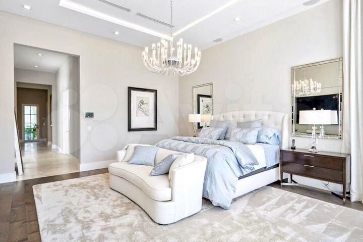 3-к. квартира, 90 м², 1/20 эт.