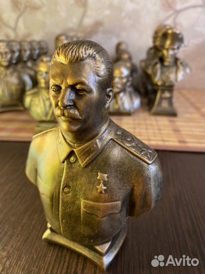 Бюст Сталина