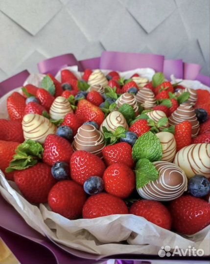 Клубника в шоколаде букет