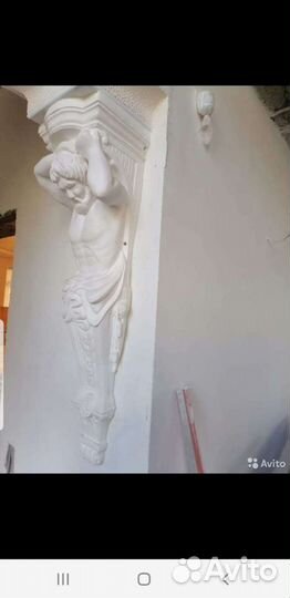 Атланты гипсовые
