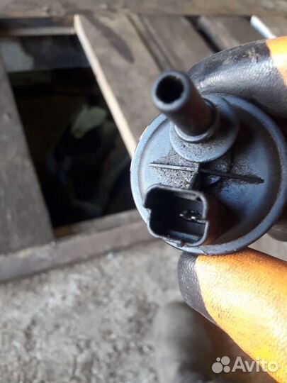 Клапан абсорбера логан 2