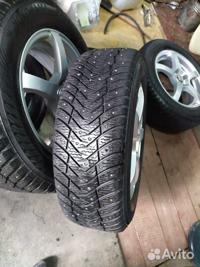 Шины 215/60/16