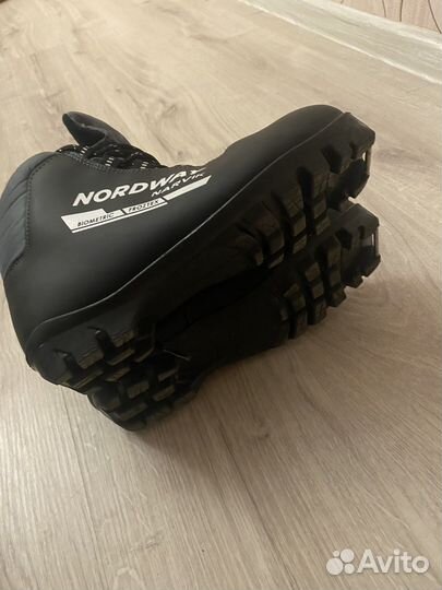 Лыжные ботинки