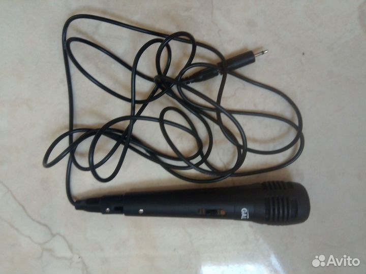 Микрофон для караоке проводной