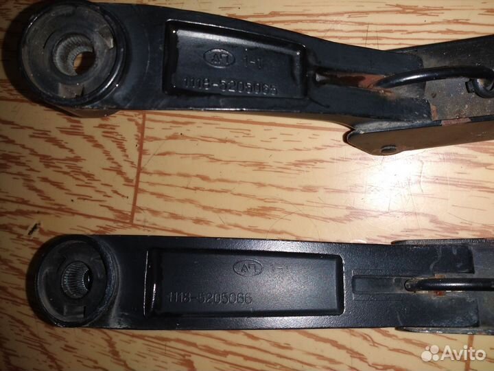 Поводки дворников калина со щетками