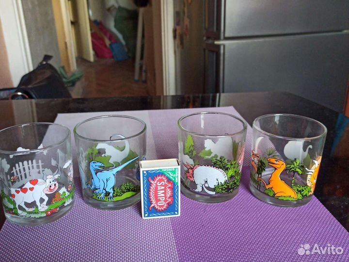 Набор тарелок Fifa 2010, стаканы в ассортименте