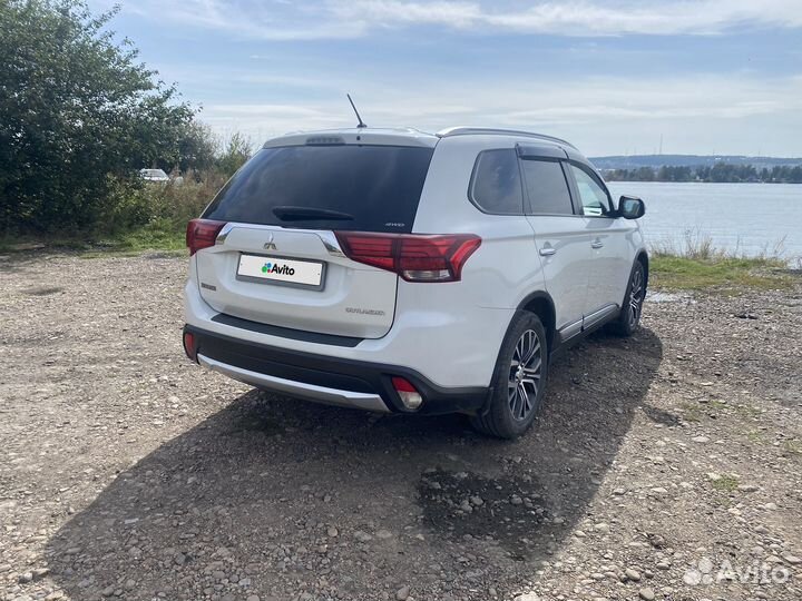 Mitsubishi Outlander 2.4 CVT, 2015, 99 999 км