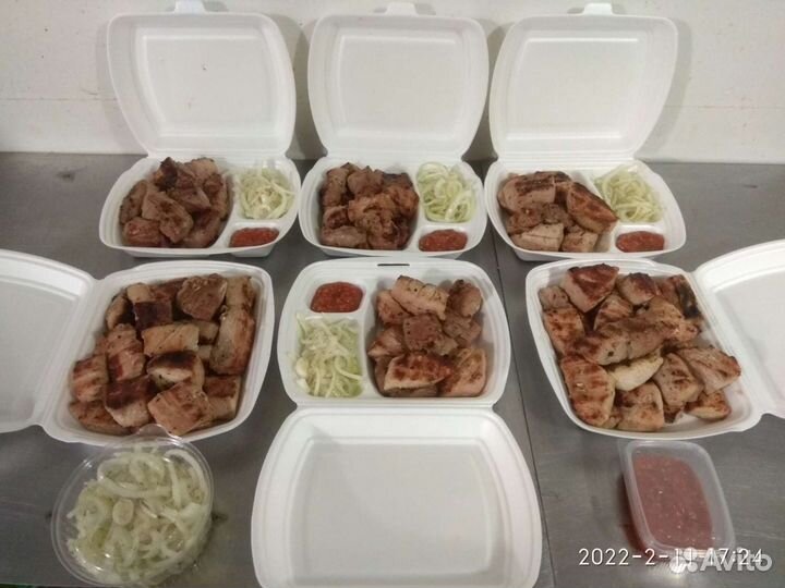 Шашлык жареный на углях