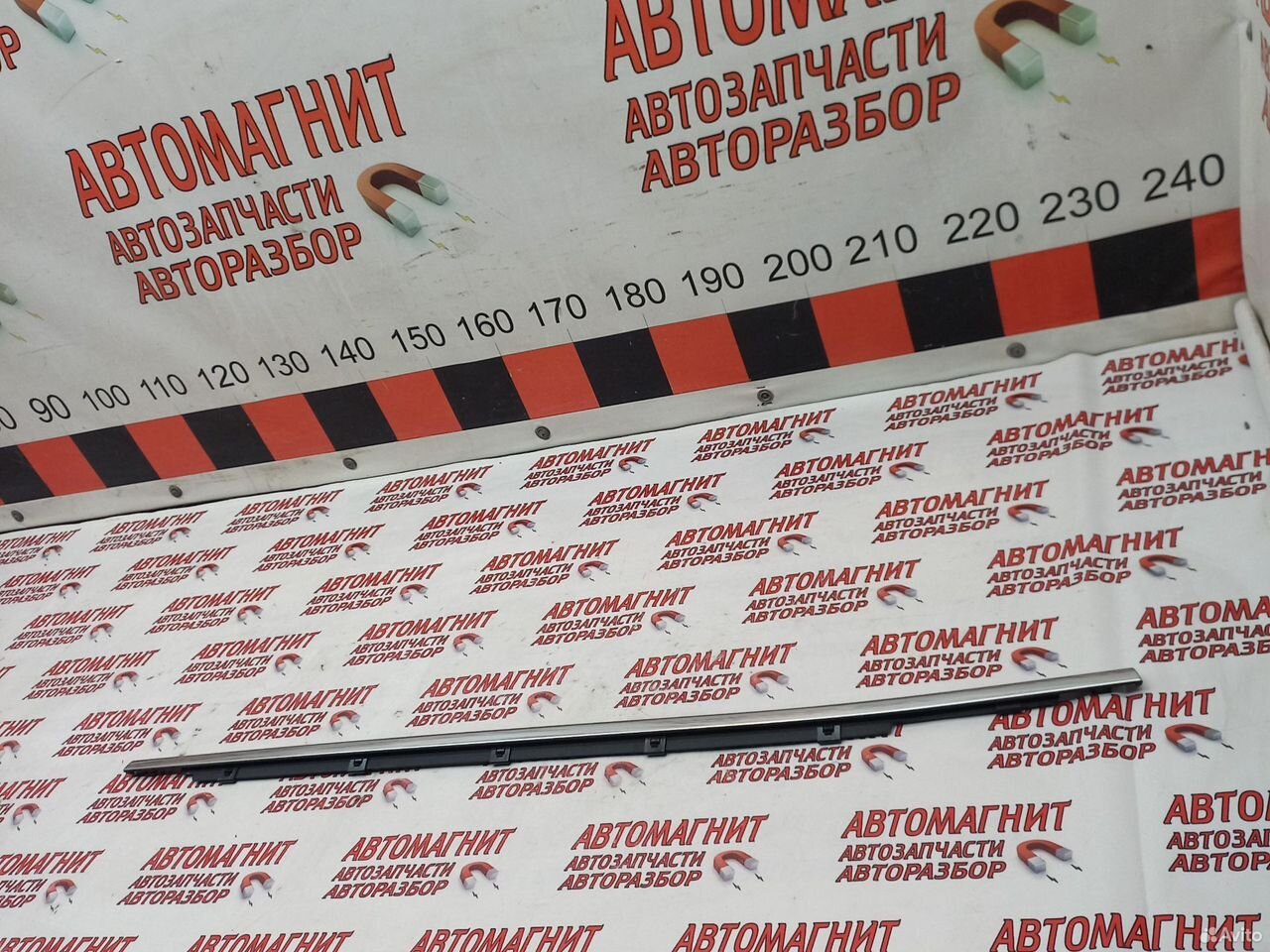 Молдинг стекла двери задней левой Санта Фе 4